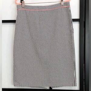 JCrew sz 8 seersucker skirt. Slim fit. Please see measurements in photos. EUC